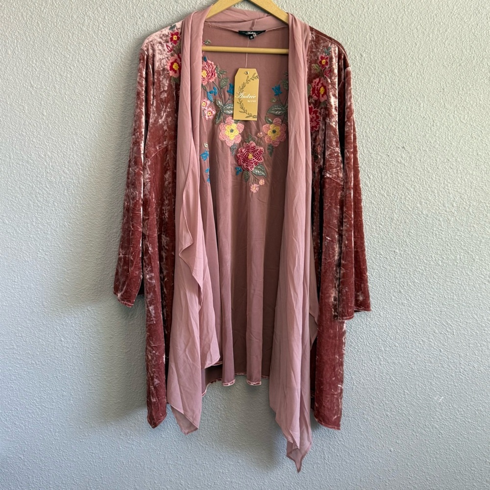 Andree by Unit Crushed Velvet Embroidered Kimono/Open Cardigan Size 2X NWT